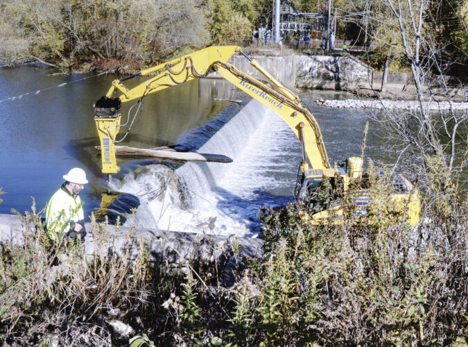 Down goes the Leavittsburg Dam